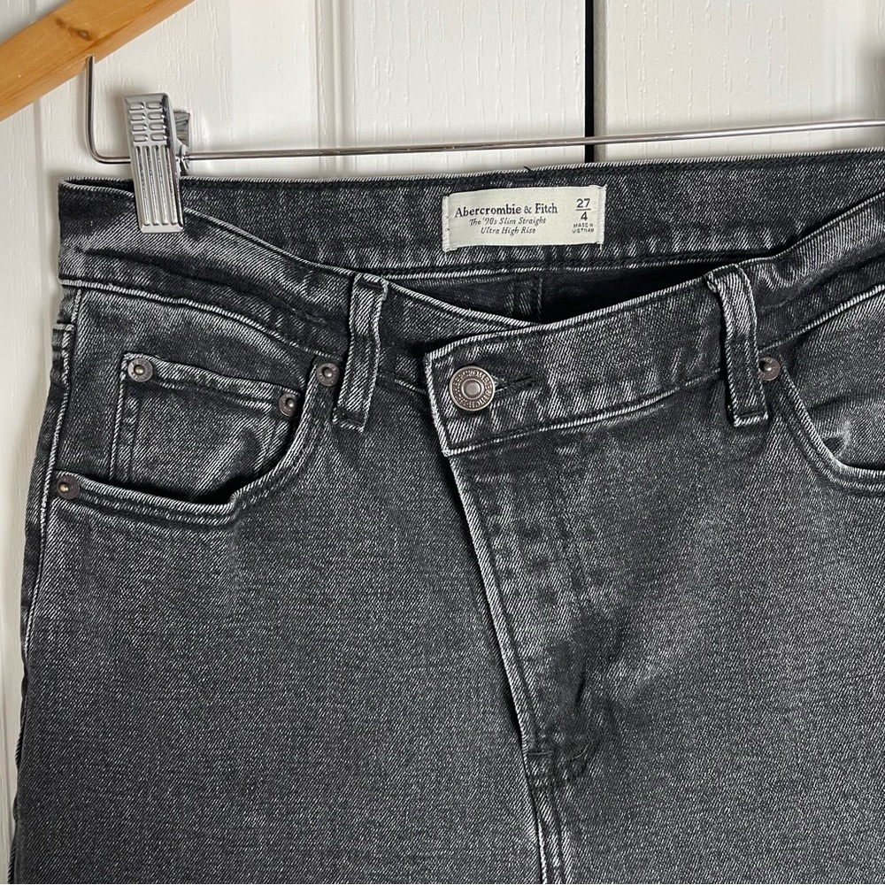 Abercrombie & Fitch 90s Slim Straight Ultra High Rise Jeans Women’s 4 | 27 Black - Picture 3 of 11